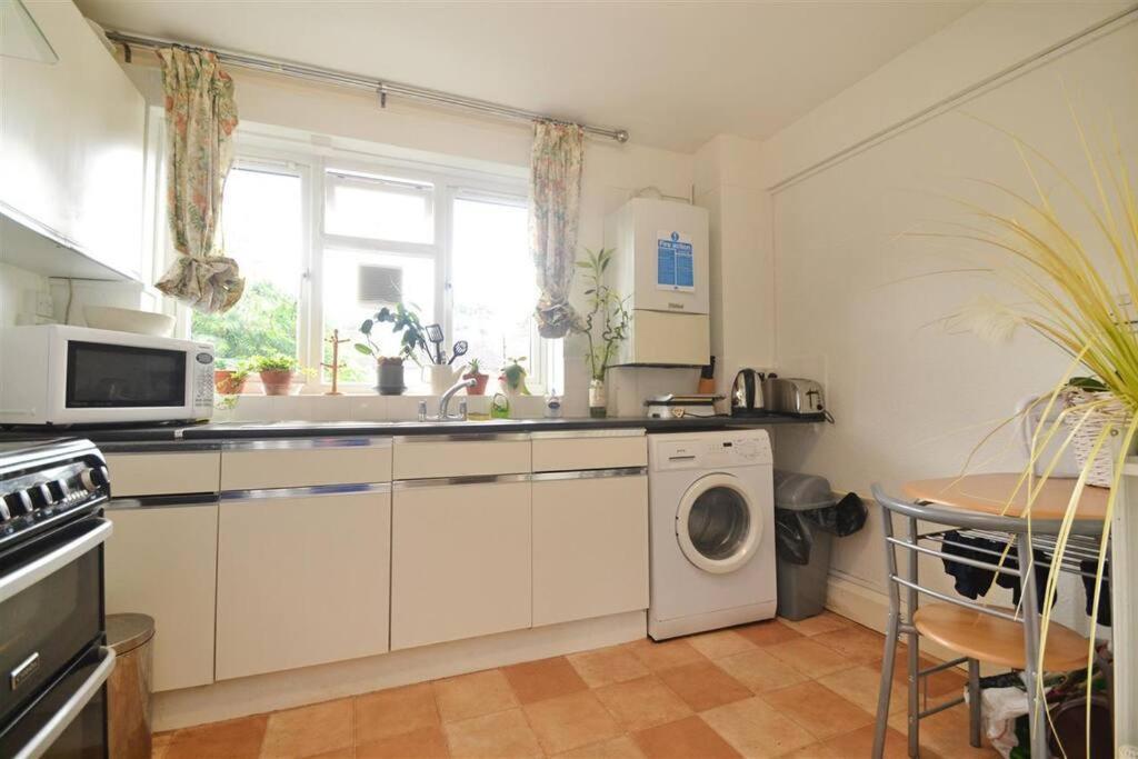 Lovely One Bed Apartment To Rent Londres Exterior foto