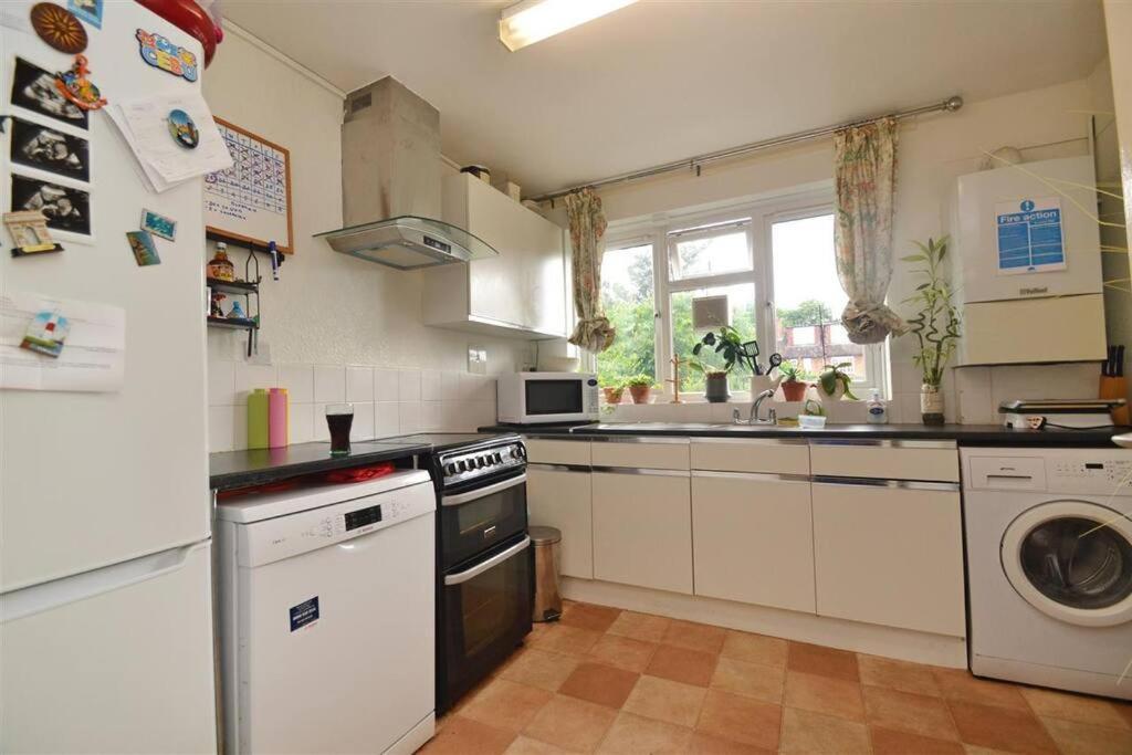 Lovely One Bed Apartment To Rent Londres Exterior foto
